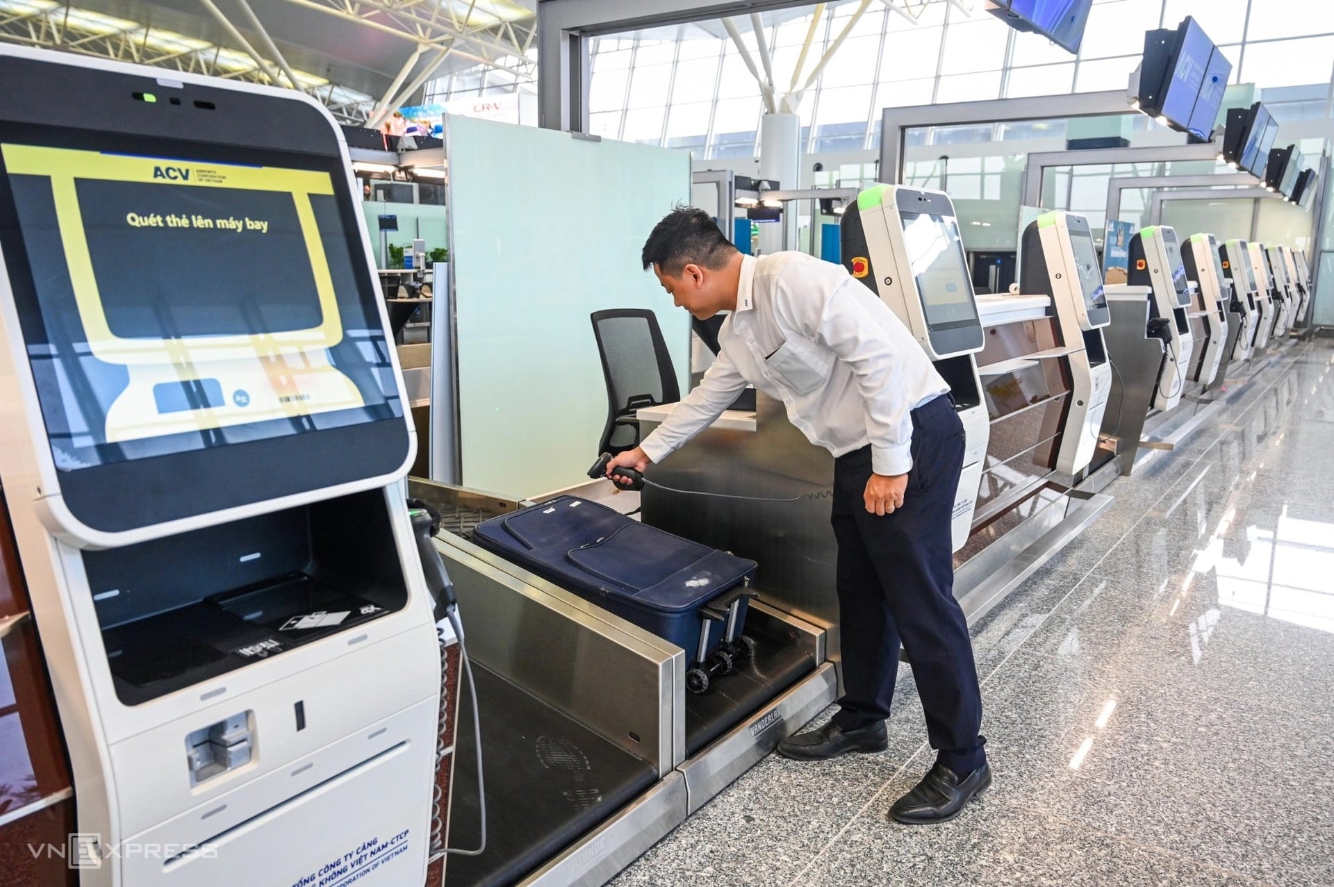 লাগেজ দাবির ক্ষেত্রটি আপগ্রেড করা হয়েছে।