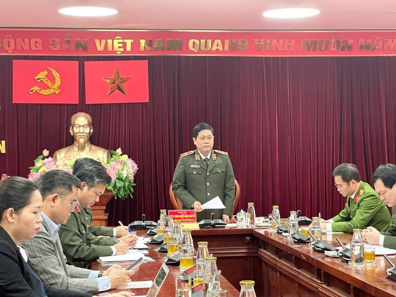 „Quang Trung hadjárat”: A rendőri erők eltökéltek a tervezettnél korábban történő befejezés mellett – 1. kép. 'Chiến dịch Quang Trung': Lực lượng công an quyết tâm hoàn thành trước tiến độ- Ảnh 1.