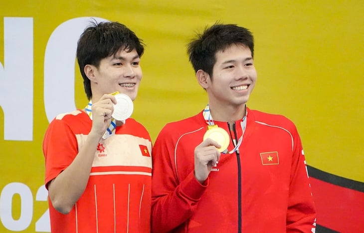 The green track is always worth watching - Photo 1. bơi lội - Ảnh 1.