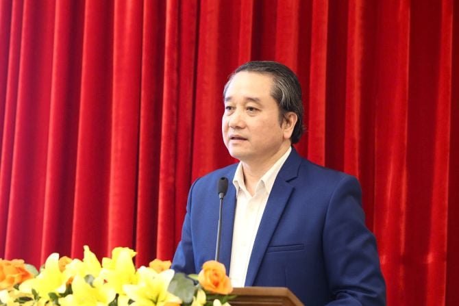 פרופסור חבר ד PGS.TS Đào Ngọc Chiến, Giám đốc Cơ quan điều hành Quỹ Phát triển khoa học và công nghệ quốc gia (NAFOSTED).