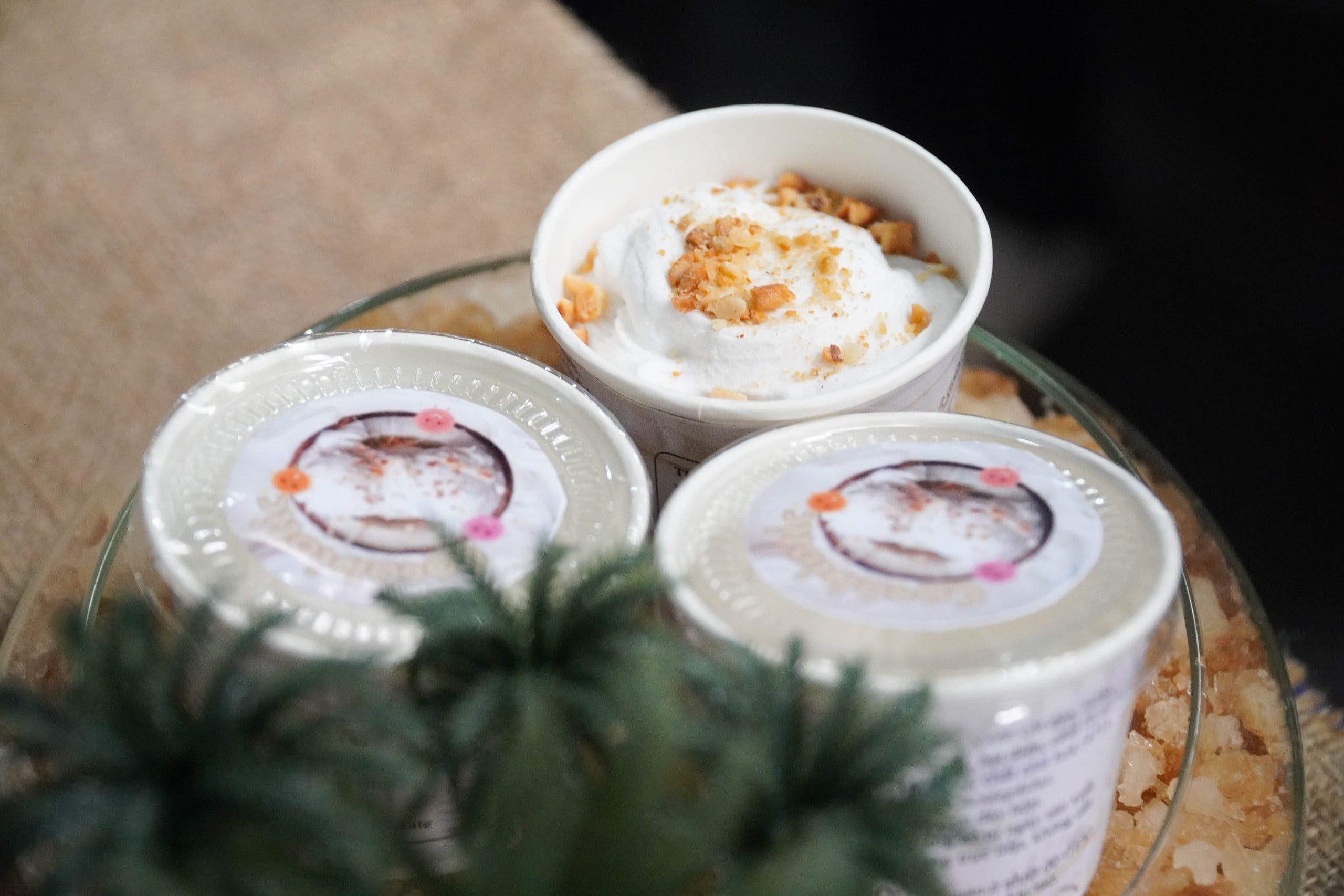 Sinh viên chen chân thử giò chả, kho quẹt, bánh quy làm từ dế  - Ảnh 9.