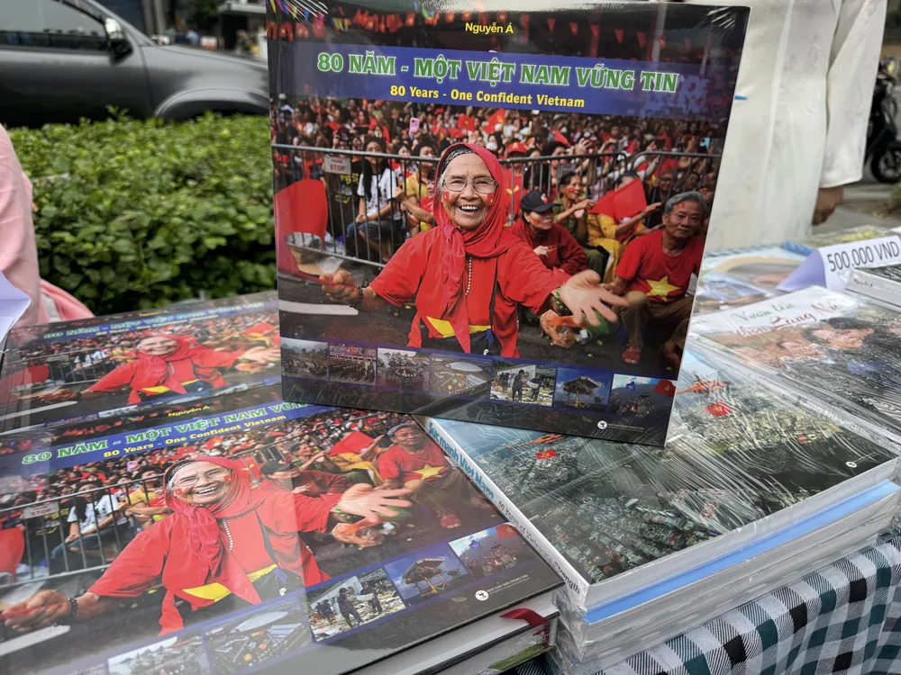 “80 Years – A Confident Vietnam” is the 24th publication by photographer Nguyen A.JPG