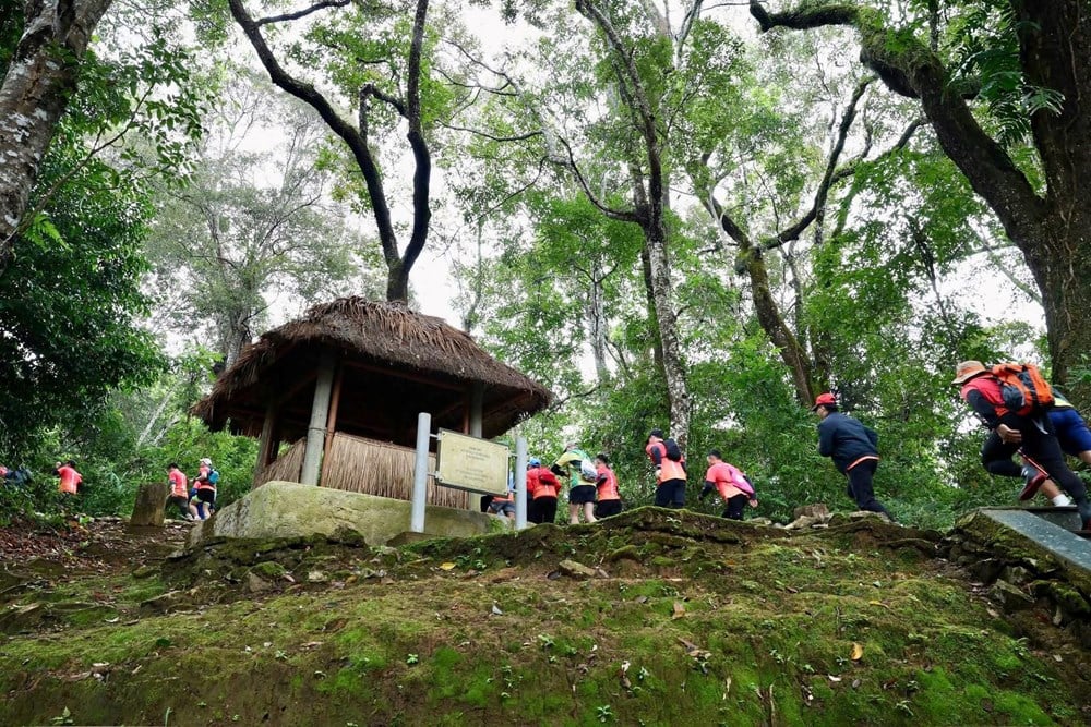 Πάνω από 1.250 αθλητές κατέκτησαν την κορυφή του βουνού Pu Tó Cọ και εξερεύνησαν τη λεκάνη Mường Thanh - φωτογραφία 3