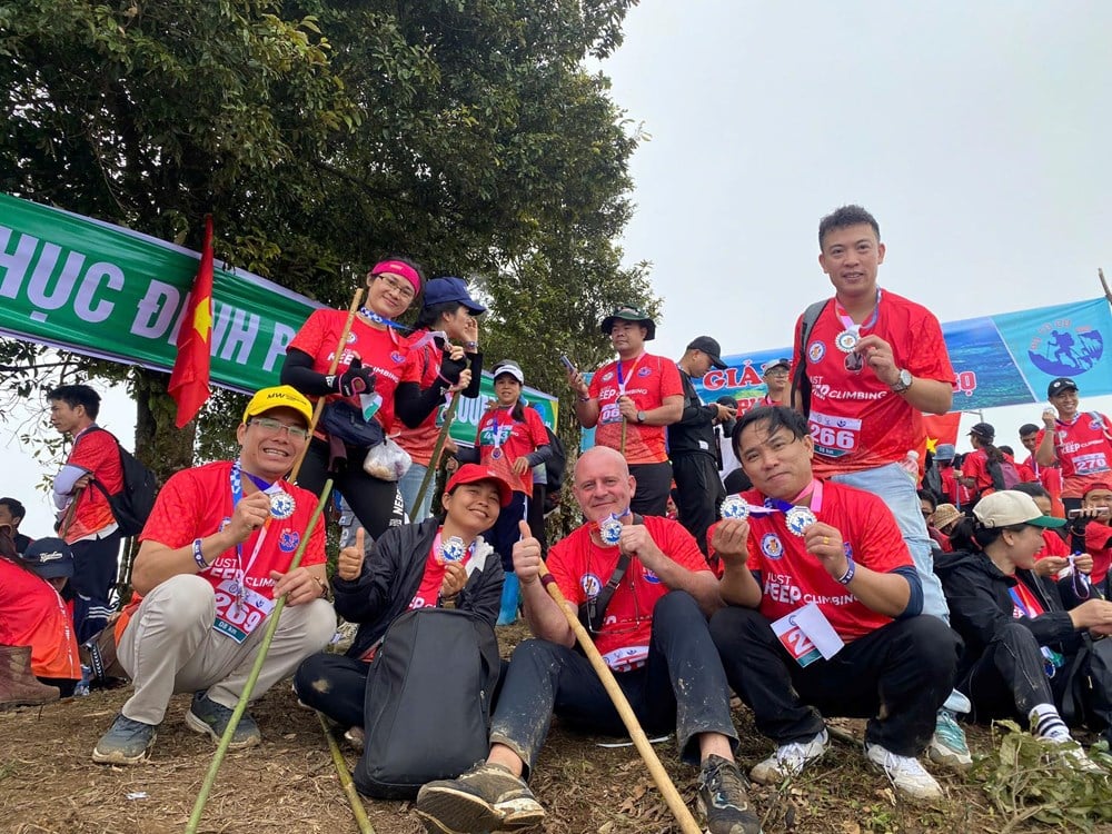 Πάνω από 1.250 αθλητές κατέκτησαν την κορυφή Pu Tó Cọ και εξερεύνησαν τη λεκάνη Mường Thanh - φωτογραφία 6