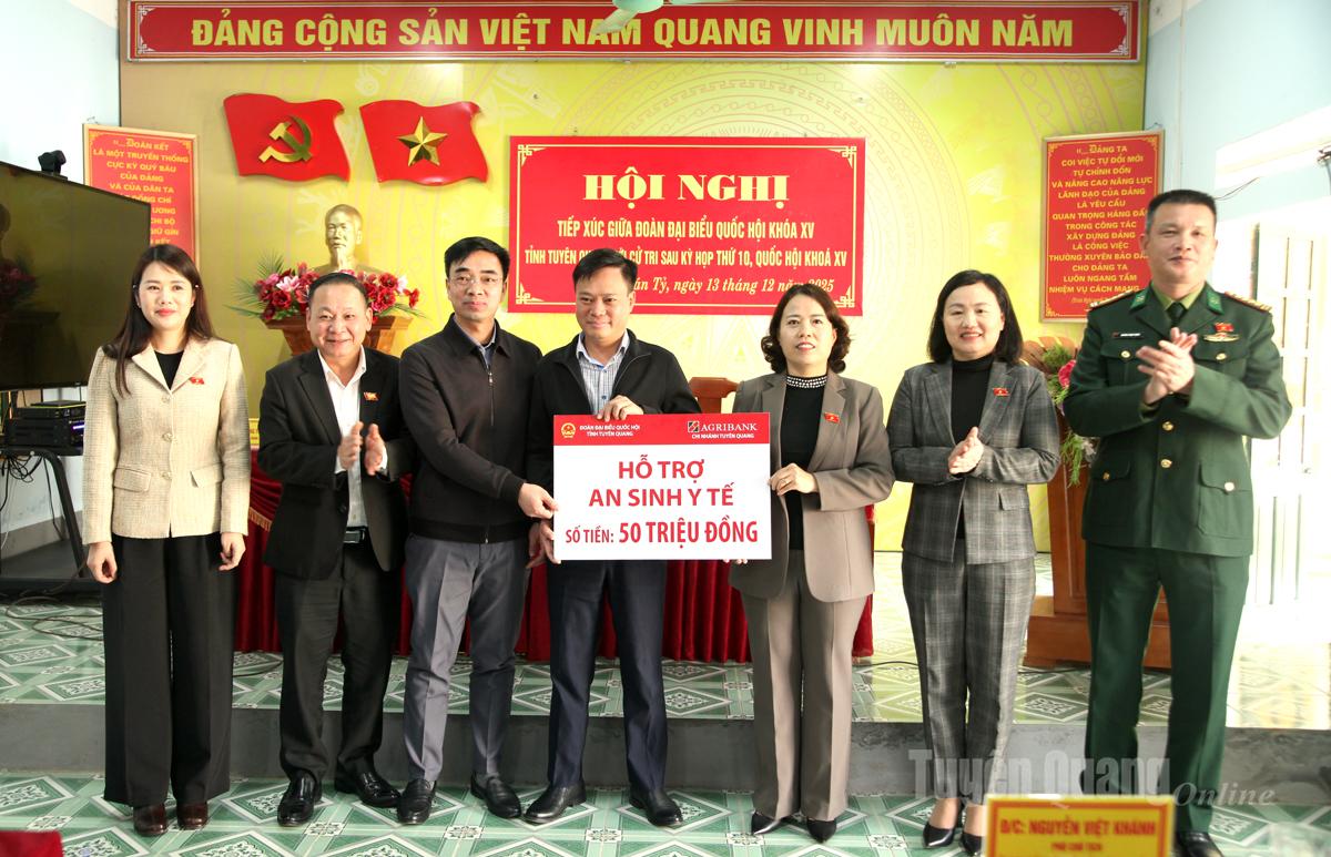 Delegasi Majelis Nasional menyerahkan pendanaan kepada komune Can Ty.