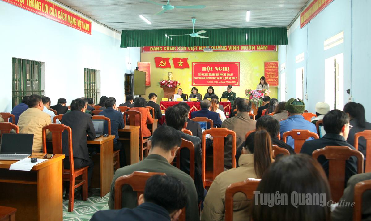 Bertemu dengan para pemilih di komune Can Ty.