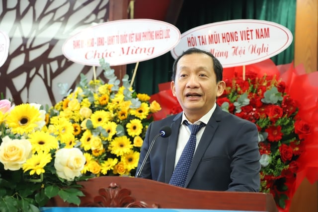 ນະຄອນໂຮ່ຈິມິນເຫັນການເພີ່ມຂຶ້ນຂອງພະຍາດທາງເດີນຫາຍໃຈ ແລະ ພະຍາດຫູ, ດັງ ແລະ ຄໍ ເນື່ອງຈາກມົນລະພິດທາງອາກາດ - ຮູບທີ 1. TPHCM gia tăng bệnh hô hấp, tai mũi họng do ô nhiễm không khí- Ảnh 1.