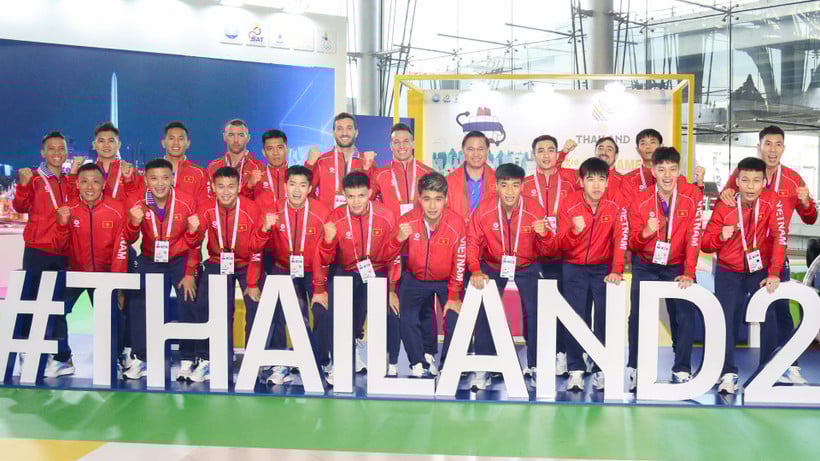 The coaching staff and players of the Vietnamese futsal team are ready for their journey at the 33rd SEA Games. (Photo: VFF)