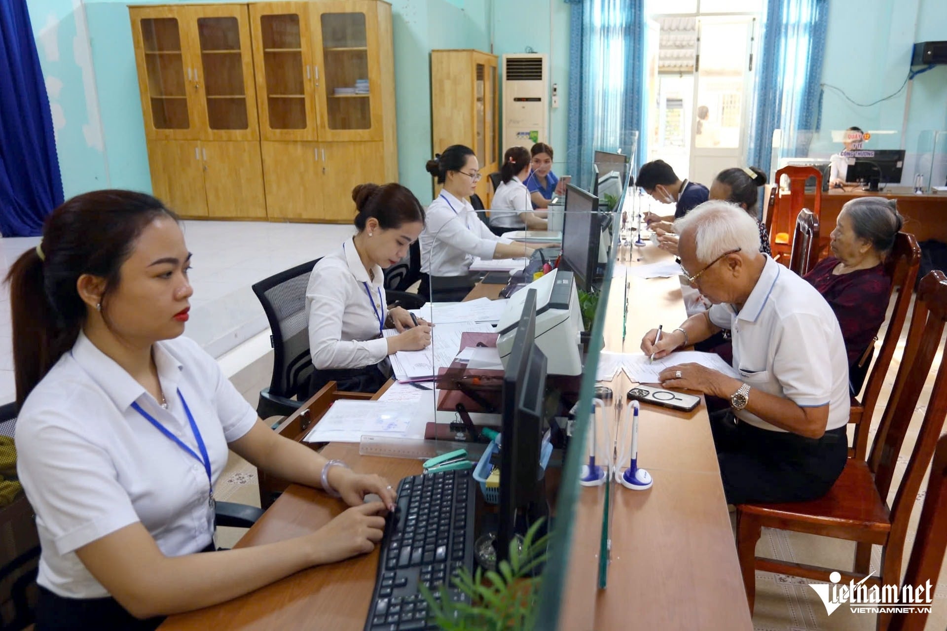 administrativ 1 Hoang Anh.jpeg