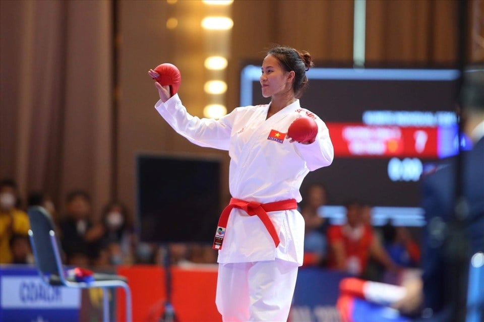 SEA Games 33, December 13th: Vietnamese Karate team delivers explosive performance, winning a