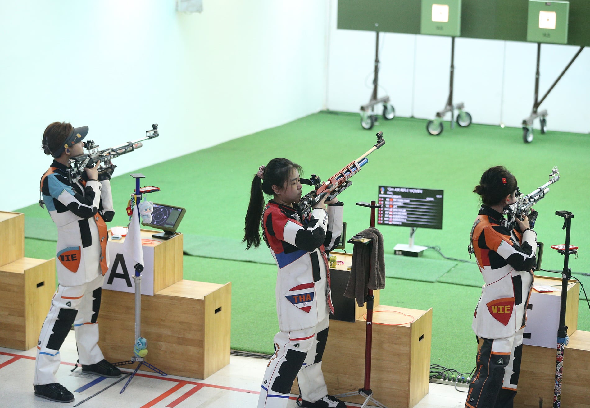 កាំភ្លើង ៦.JPG