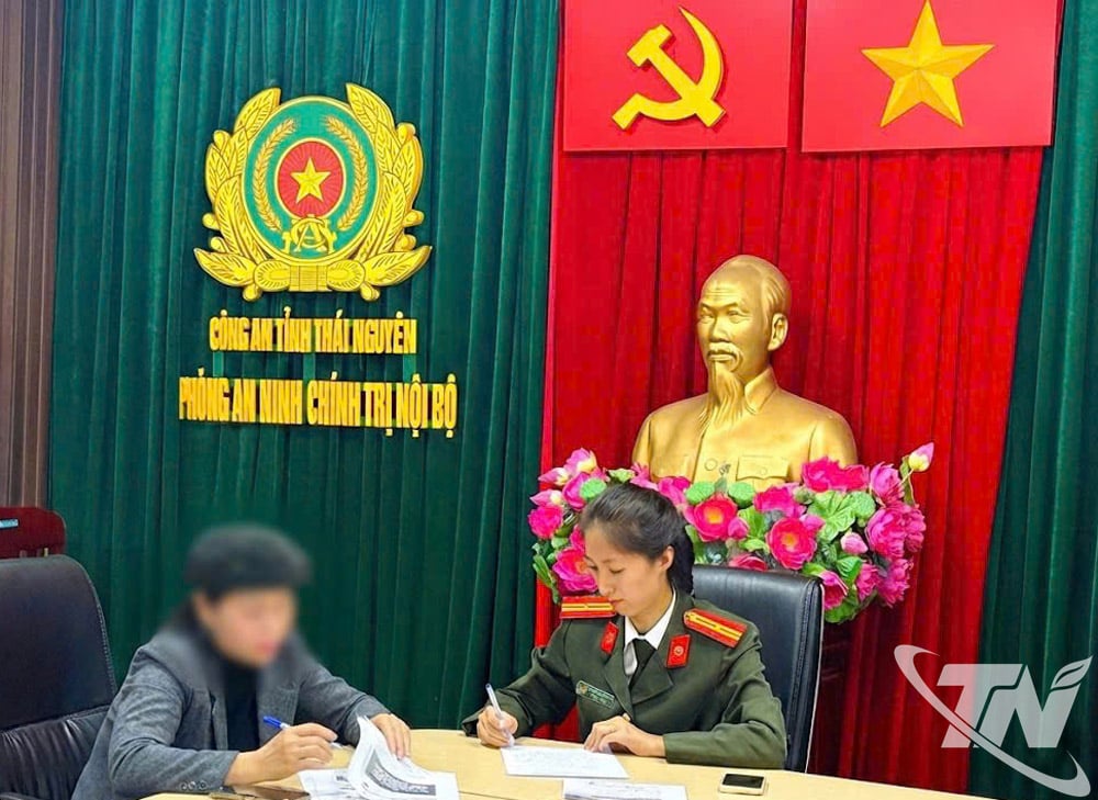 អ្នកស្រី P.K.C នៅស្ថានីយ៍ប៉ូលីស។