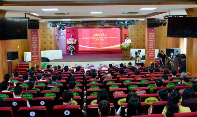 وزارة الصحة تنظم تدريباً للتدرب على الاستجابة الطبية في حالة وقوع عمل إرهابي - الصورة 1. Bộ Y tế tổ chức diễn tập đáp ứng y tế trong tình huống khủng bố- Ảnh 1.