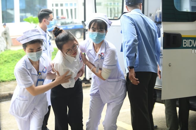 وزارة الصحة تنظم تدريباً للتدرب على الاستجابة الطبية في حالة وقوع عمل إرهابي - الصورة رقم 8. Bộ Y tế tổ chức diễn tập đáp ứng y tế trong tình huống khủng bố- Ảnh 8.