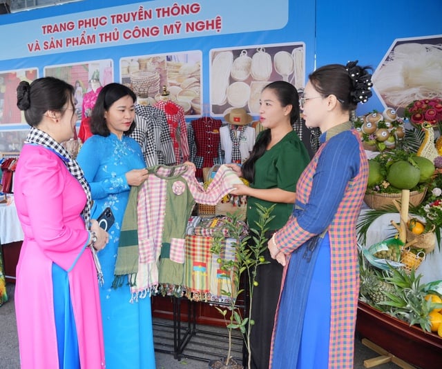 ภาพสวยงามจากงานประชุมใหญ่ผู้แทนสตรีเมืองเกิ่นโถ ครั้งที่ 1 วาระปี 2025-2030 - ภาพที่ 5 Những hình ảnh đẹp tại Đại hội đại biểu Phụ nữ Phụ nữ TP Cần Thơ lần thứ I, nhiệm kỳ 2025-2030- Ảnh 5.