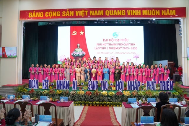 ภาพสวยงามจากงานประชุมใหญ่ผู้แทนสตรีเมืองเกิ่นโถ ครั้งที่ 1 วาระปี 2025-2030 - ภาพที่ 14 Những hình ảnh đẹp tại Đại hội đại biểu Phụ nữ Phụ nữ TP Cần Thơ lần thứ I, nhiệm kỳ 2025-2030- Ảnh 14.