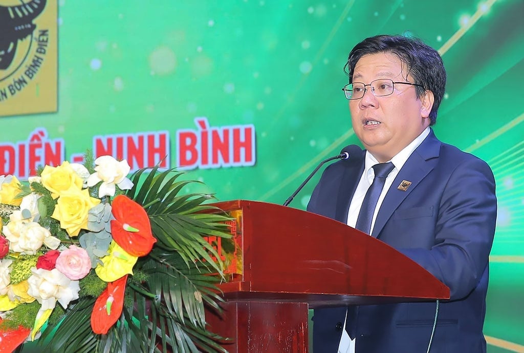 Ông Lê Tuấn Dũng, Giám đốc Công ty Cổ phần Bình Điền - Ninh Bình chia sẻ về hành trình 10 năm phát triển của công ty. Ảnh: MH.