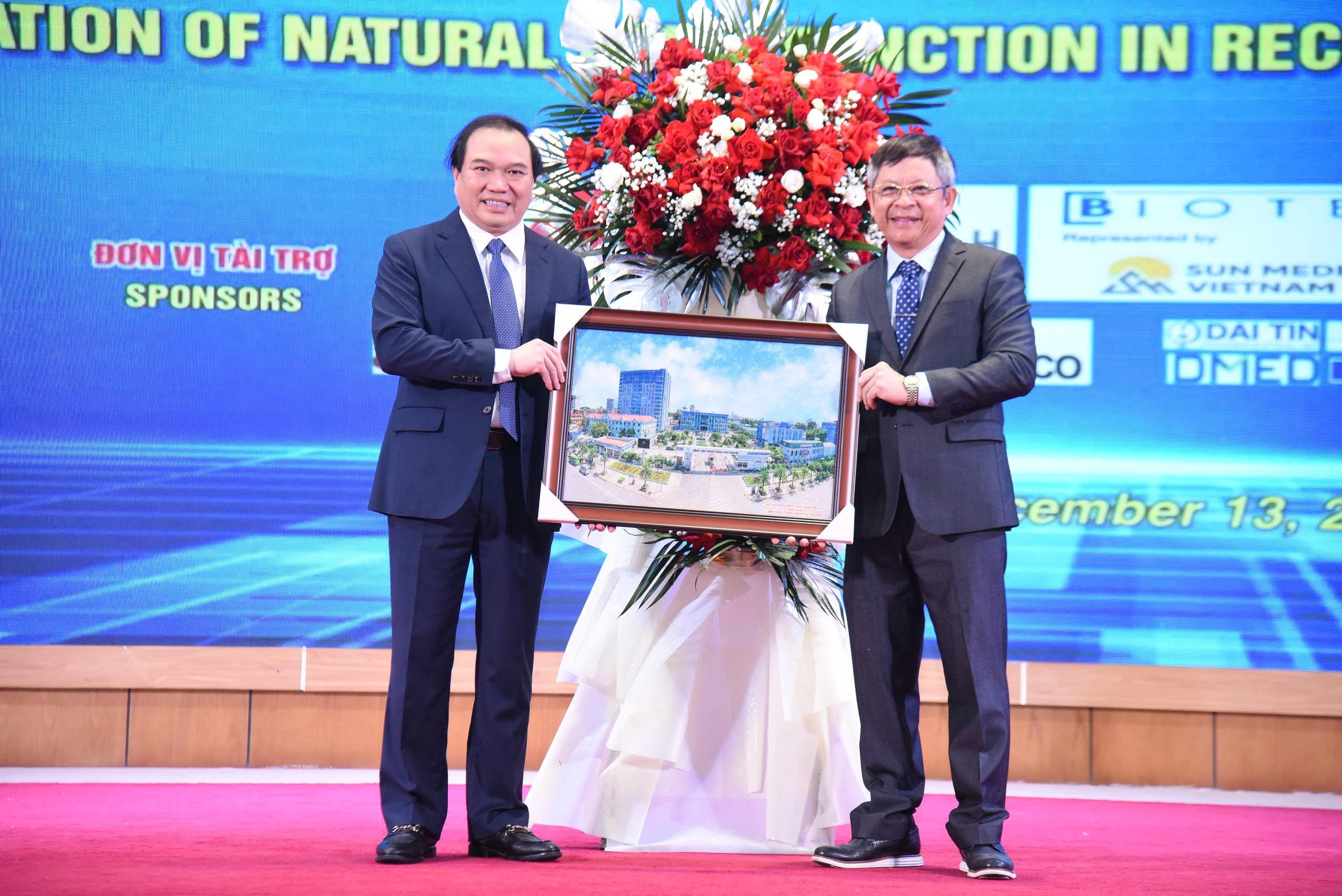 Đối tượng phải thay khớp ngày càng trẻ hóa, đặc biệt là nam giới- Ảnh 2.