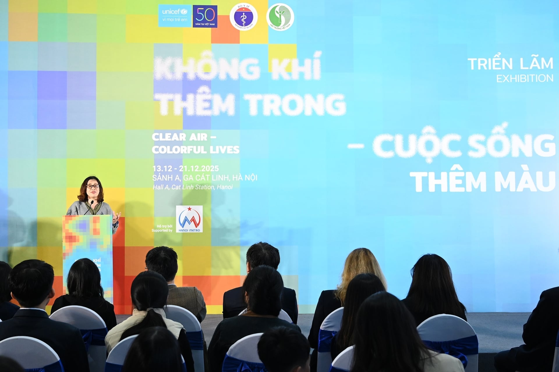 Bà Lê Thái Hà, Phó Cục trưởng Cục Phòng bệnh (Bộ Y tế) chia sẻ về ảnh hưởng của ô nhiễm không khí tới sự phát triển của trẻ em. Ảnh: Kiều Chi.