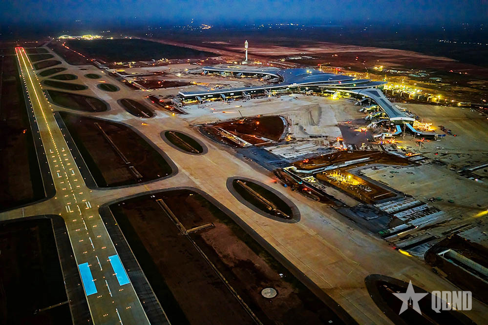 رات کے وقت آپریشنز کے لیے رن وے کے لائٹنگ سسٹم اور لائٹنگ کا مکمل معائنہ کیا گیا ہے۔ تصویر: VATM کے ذریعہ فراہم کردہ۔