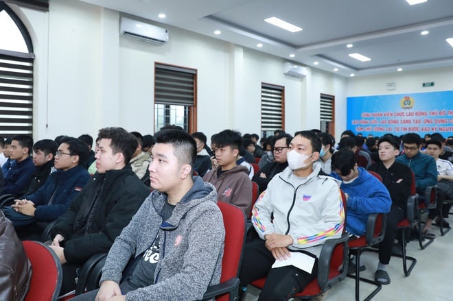 A Dinh Cong kerület gyűlést tartott, hogy 132 polgárt ösztönözzön a kötelező egészségügyi szűrővizsgálatokra - 3. kép. Phường Định Công gặp mặt, động viên 132 công dân khám sức khỏe nghĩa vụ- Ảnh 3.