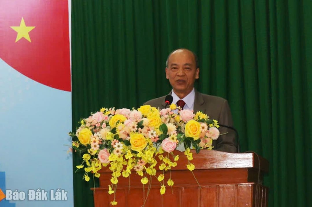 លោកបណ្ឌិត Dang Van Lai នាយកសាលាវិជ្ជាជីវៈ Phu Yen និងជាអនុប្រធានសមាគមមិត្តភាពវៀតណាម-រុស្ស៊ីខេត្ត Phu Yen បានថ្លែងសុន្ទរកថាបើកការប្រកួត។