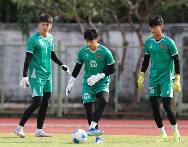 Thủ môn Trung Kiên: Tôi đặt mục tiêu không để thủng lưới bàn nào - Ảnh 2.