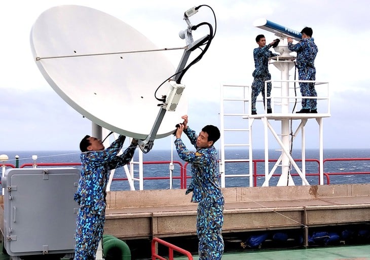 ڈی کے 1/6 آف شور پلیٹ فارم سے تین شہداء کی موت کی برسی جو 1998 میں ٹائفون فیتھ میں مر گئے تھے - تصویر 2۔ nhà giàn - Ảnh 2.