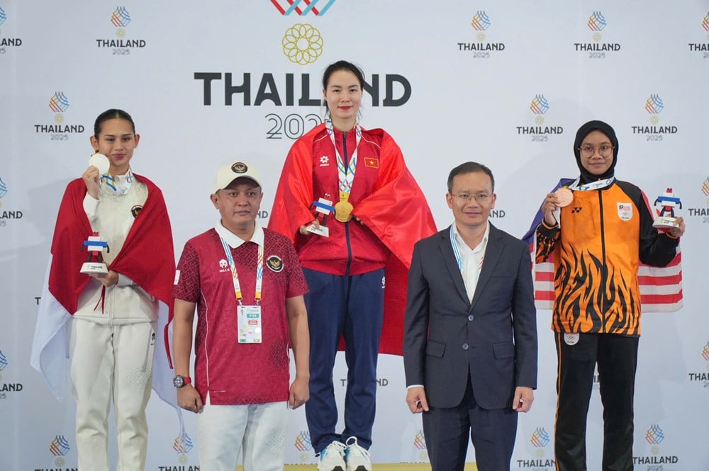 dinh thi huong hcv کراٹے 1.jpg