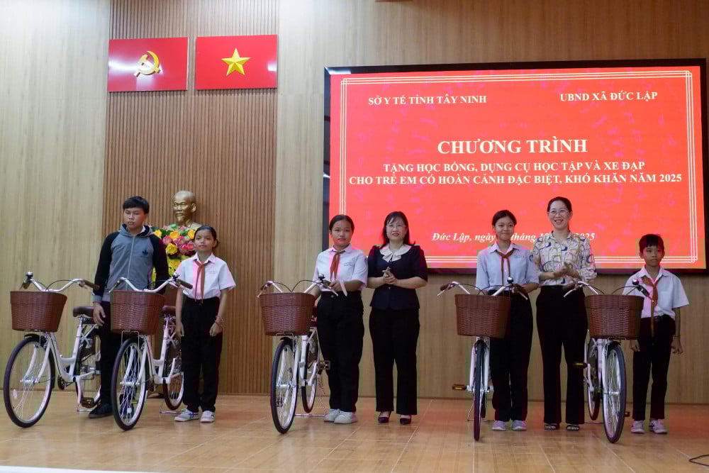 Tillhandahåller stipendier, skolmaterial och cyklar till barn från missgynnade och underprivilegierade bakgrunder.