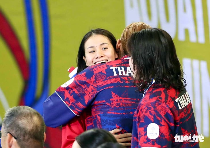 Lãnh đạo nói gì khiến Mỹ Tiên bật khóc sau khi nhận HCB SEA Games 33? - Ảnh 6.