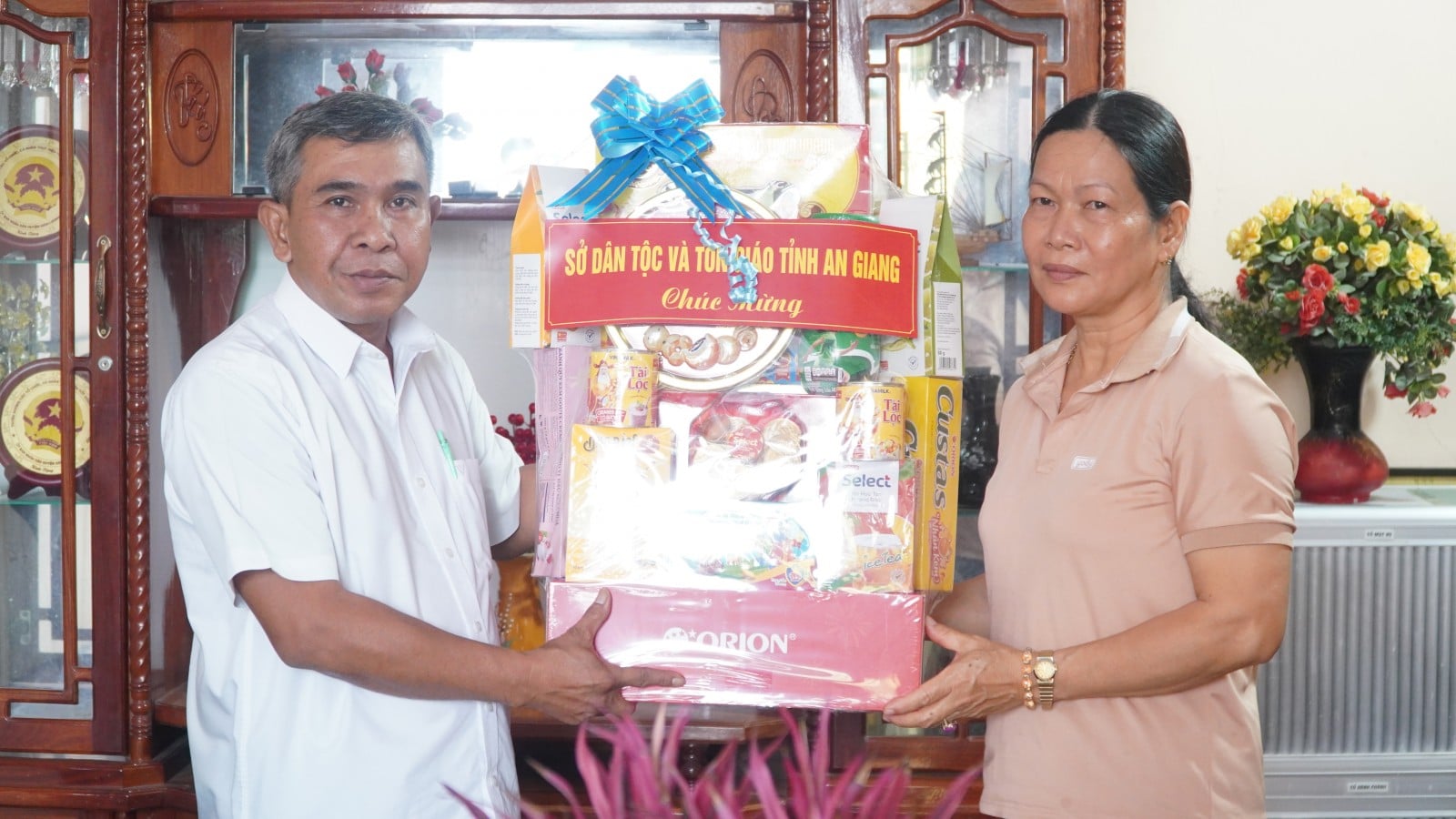 Boldog karácsonyt kívánok a Ha Tien kerület, Hoa Dien község egyházközségeinek!