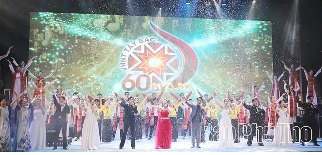 Северо-западный колледж культуры и искусств отмечает свою 60-ю годовщину - Фото 3. Trường Cao đẳng Văn hóa nghệ thuật Tây Bắc kỷ niệm 60 năm ngày thành lập - Ảnh 3.