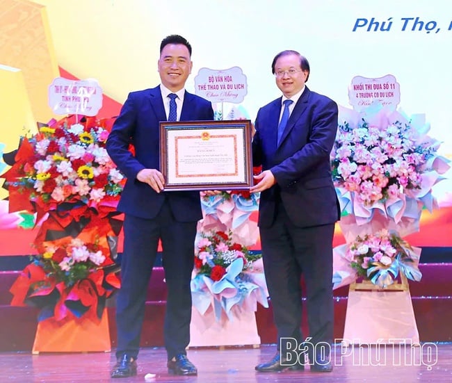 Северо-западный колледж культуры и искусств отмечает свою 60-ю годовщину - Фото 5. Trường Cao đẳng Văn hóa nghệ thuật Tây Bắc kỷ niệm 60 năm ngày thành lập - Ảnh 5.