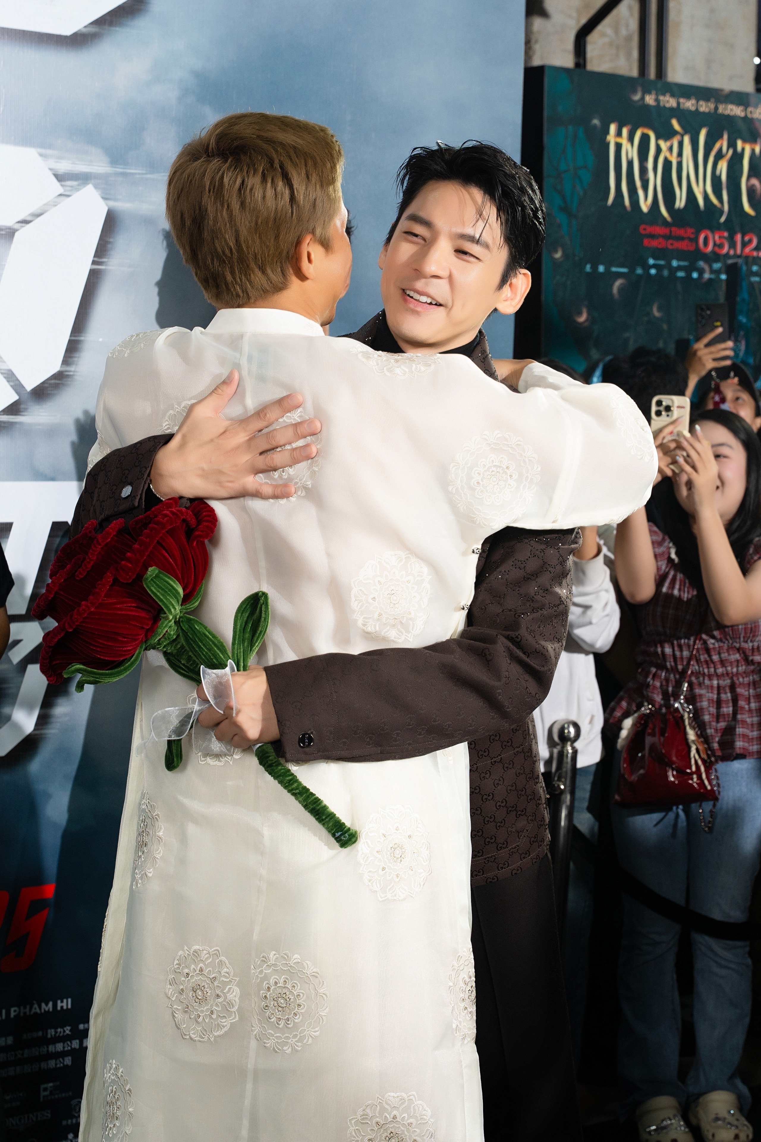 Không nhận ra anh Tạ trong ‘Mưa đỏ’ - Ảnh 3.