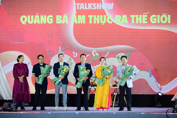 อาหารเวียดนาม ทั้งๆ ที่มีขนาดประเทศค่อนข้างเล็ก ทำอย่างไรจึงสามารถดึงดูดความสนใจจากทั่วโลกได้? - ภาพที่ 8 ẩm thực Việt - Ảnh 8.