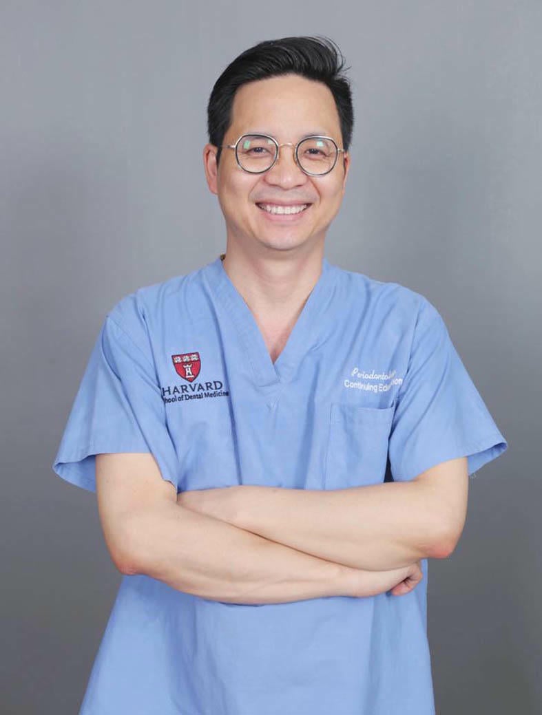 ທ່ານໝໍ ຫງວຽນວັນຮວ່າ ຫວັງວ່າຈະໄດ້ຮັບຮອຍຍິ້ມຈາກຄົນເຈັບຂອງລາວ. (ຮູບພາບ: X. Tien)