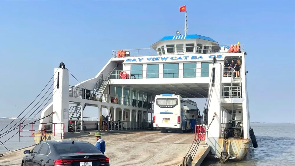 Dong Bai – trajektový terminál Cai Vieng (Hai Phong)