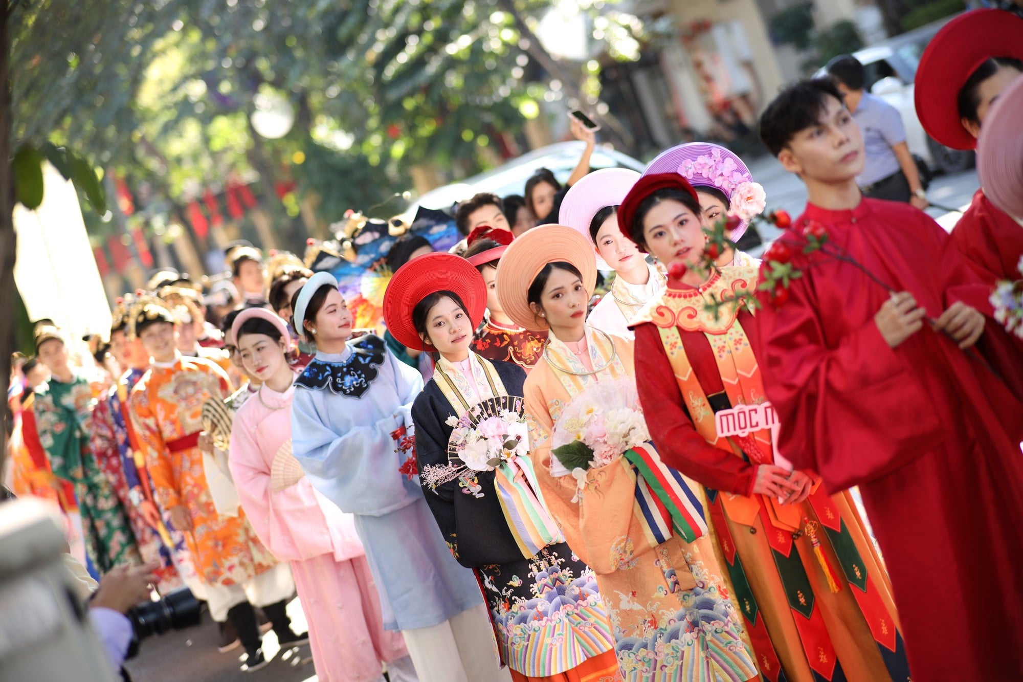 Gatemotefestivaler blomstrer – Bilde 2.