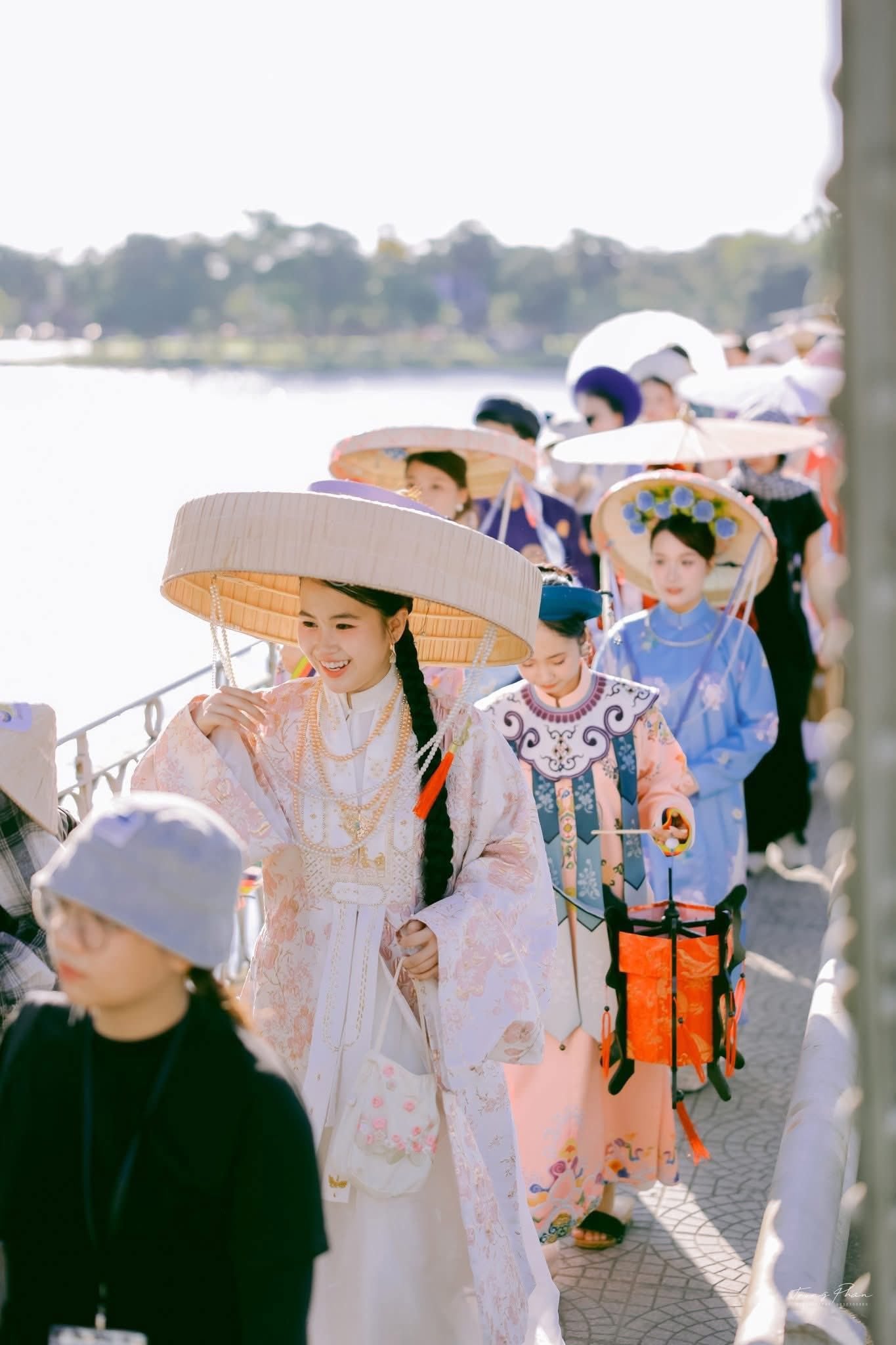 Gatemotefestivaler blomstrer – Bilde 4.