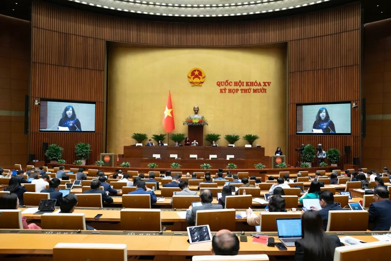 Majelis Nasional mengesahkan Undang-Undang Kependudukan: Pekerja perempuan berhak atas cuti melahirkan selama 7 bulan setelah melahirkan. Quốc hội thông qua Luật Dân số: Lao động nữ sinh con được nghỉ thai sản 7 tháng