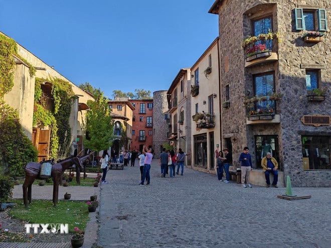 मेक्सिको के टस्कन गांव वैल क्विरिको को जानें। ttxvn-ngoi-lang-tuscany-1.jpg