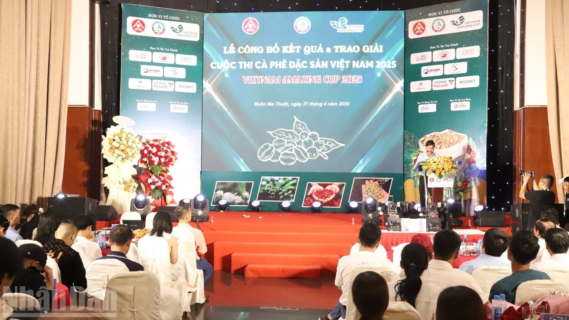 Hingga saat ini, Kompetisi Kopi Spesial Vietnam telah berlangsung selama 7 musim, dan meraih hasil yang sangat sukses. ndo_bl_img-8616-9312.jpg