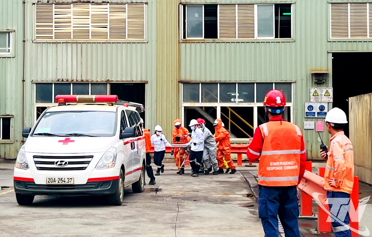 ក្រុមហ៊ុនធ្វើអាជីវកម្ម និងកែច្នៃរ៉ែ Nui Phao Mineral Company Limited បានរៀបចំសមយុទ្ធមួយស្តីពីការឆ្លើយតបទៅនឹងការកំពប់សារធាតុគីមី ក្រោមការណែនាំ និងការត្រួតពិនិត្យរបស់នាយកដ្ឋានសុវត្ថិភាពបច្ចេកទេស និងបរិស្ថាន (នាយកដ្ឋានឧស្សាហកម្ម និងពាណិជ្ជកម្ម)។