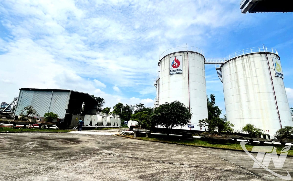 ត្រួតពិនិត្យសុវត្ថិភាពគីមី និងប្រេងឥន្ធនៈនៅកំពង់ផែដាភុក (ក្រុមហ៊ុនភាគហ៊ុនប្រេងឥន្ធនៈ និងឧស្ម័នថៃង្វៀន)។