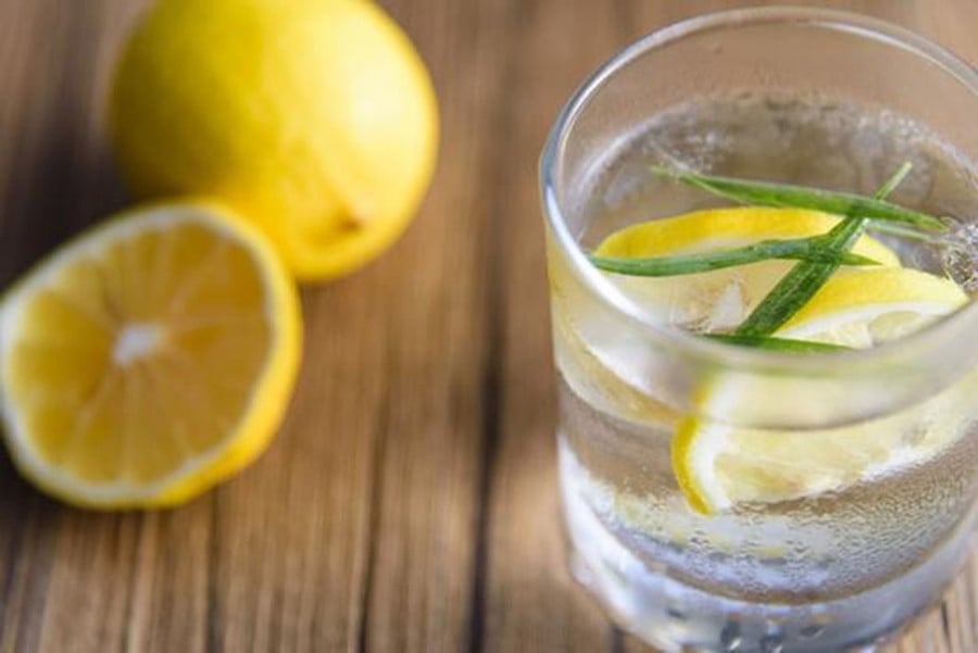 ເຄື່ອງດື່ມ 5 ຊະນິດທີ່ຊ່ວຍຫຼຸດກົດຢູຣິກສູງເມື່ອດື່ມໃນຂະນະທີ່ທ້ອງຫວ່າງ - ຮູບທີ 1. 5 loại đồ uống khi đói giúp hạ axit uric cao- Ảnh 1.