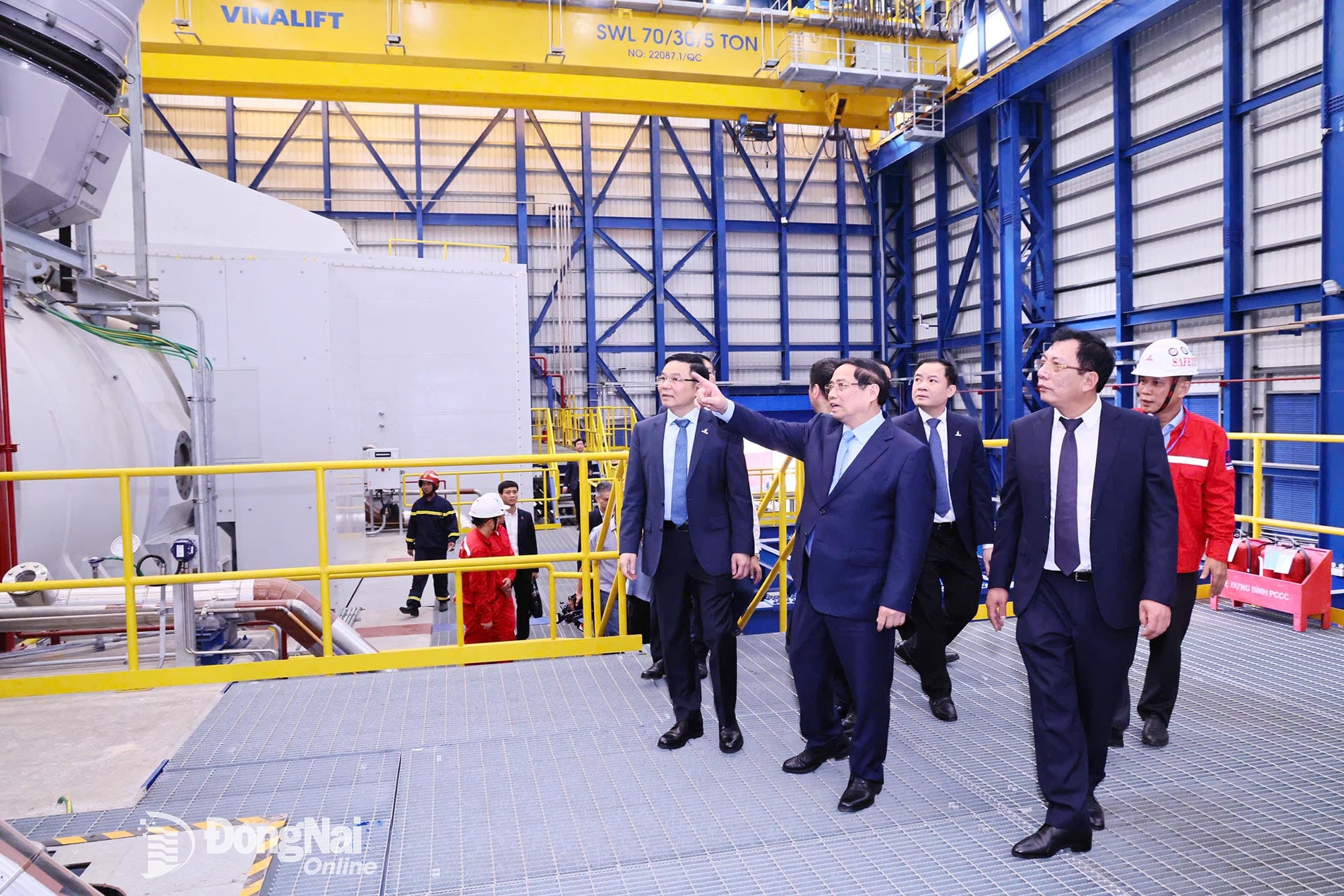 Premierminister Pham Minh Chinh besucht den Projektkomplex der Wärmekraftwerke Nhon Trach 3 und Nhon Trach 4. Foto: Cong Nghia