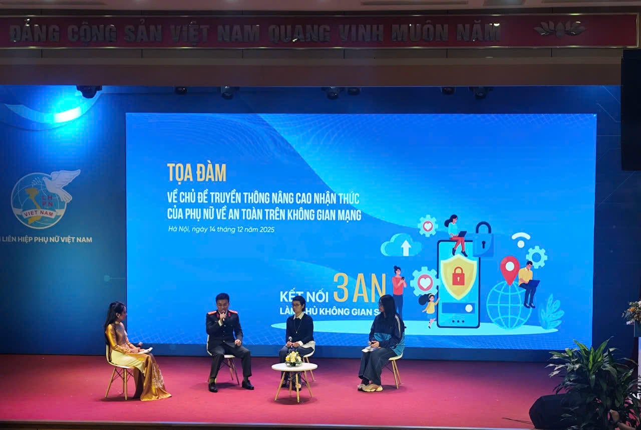 Součástí slavnostního zahájení byla panelová diskuse o mediálních kampaních na zvýšení povědomí žen o online bezpečnosti. (Foto: PV)