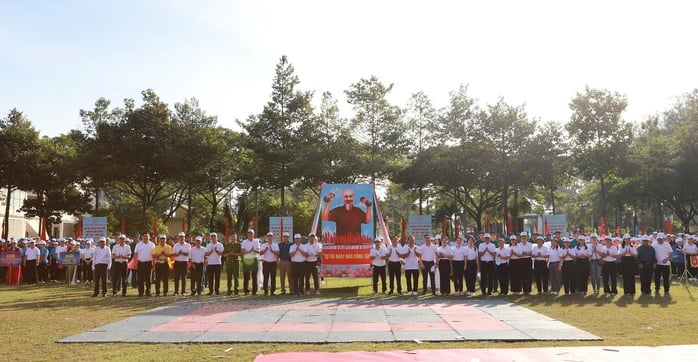 Binh Duong Ward Sports Festival: Det första stora sportevenemanget - Foto 1. Đại hội Thể dục thể thao phường Bình Dương: Sự kiện thể thao lớn đầu tiên - Ảnh 1.
