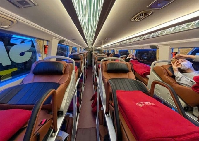 's Nachts een slaapbus nemen is een voordelige optie. Foto: Chinhphu.vn